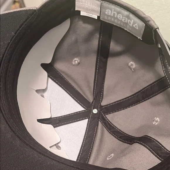 #1596** John Deere Light Gray Cap with Lime Logo - Unisex - Picture 6 of 8